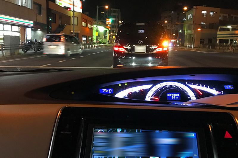 夜間ドライブ